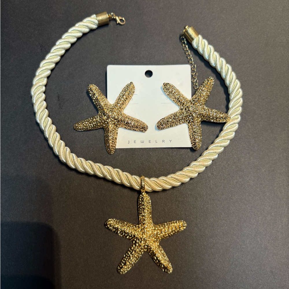 Gold Starfish Jewelry Set!!